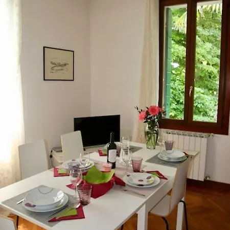 Apartment Isola Del Lido, Luminoso, Immerso Nel Verde, Per 5